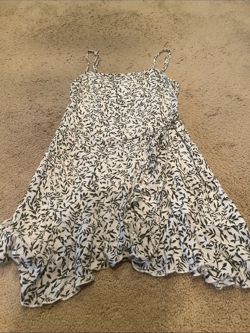 White Sundress with Green Leaf Print - Casual Spaghetti-Strap Dress